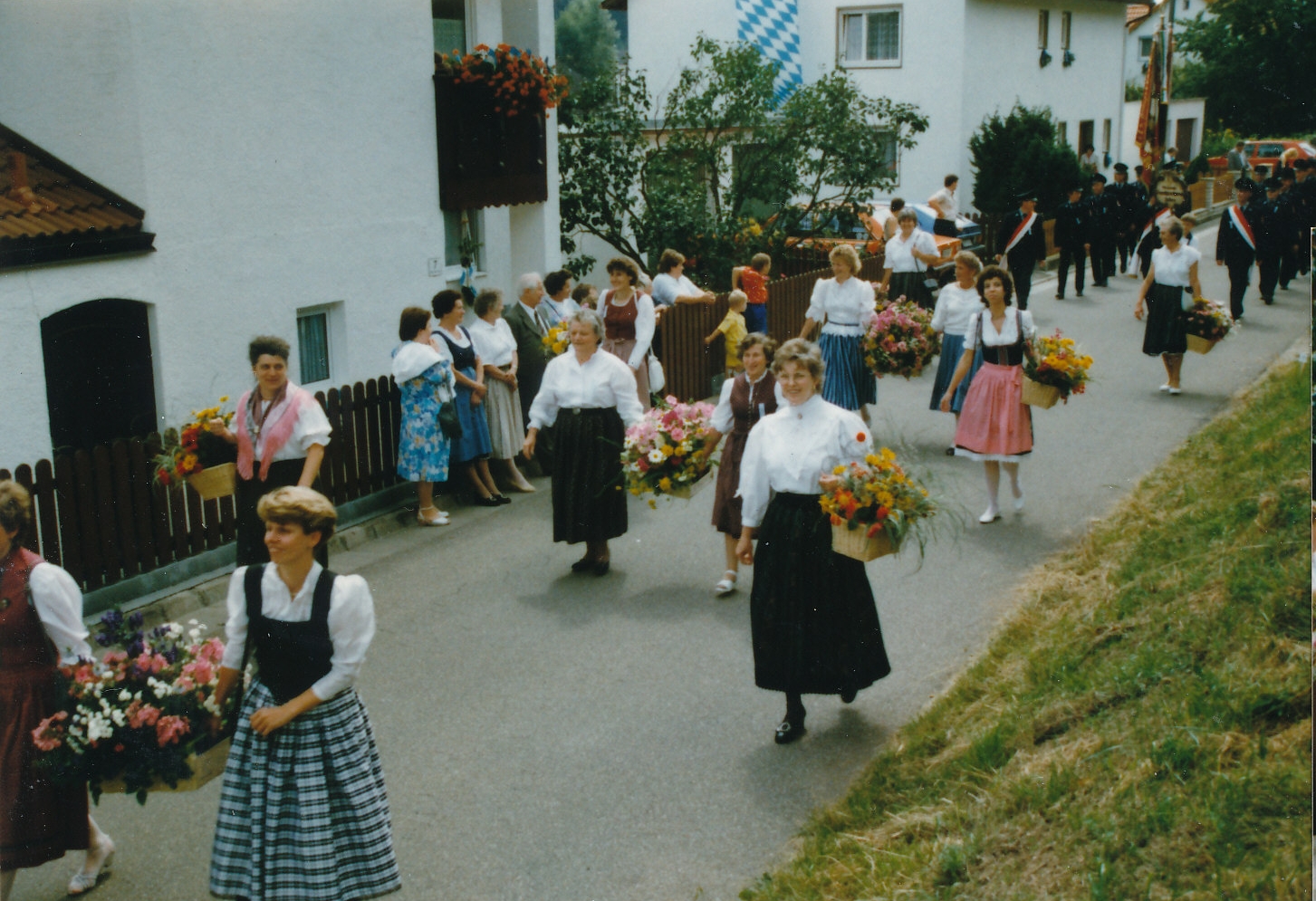 Bilder vom Umzug durch Neuenhinzenhausen.