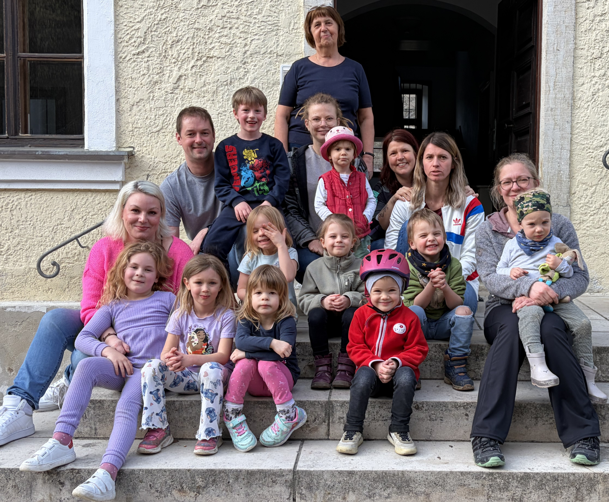 Die Naturkids präsentieren ihre Arbeit.